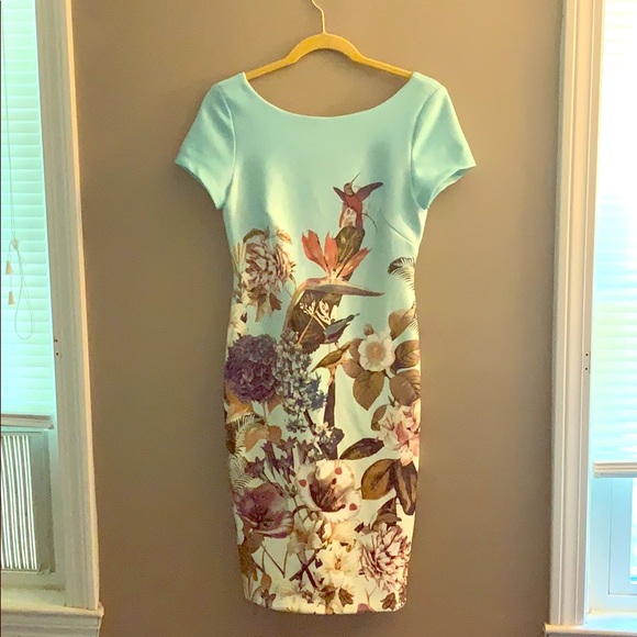 Dresses & Skirts - Beautiful floral wiggle dress